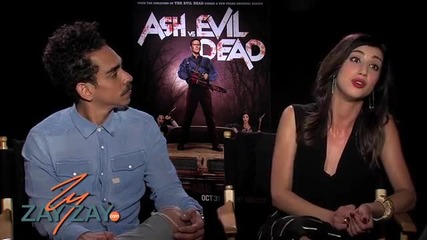 Рей Сантяго и Дана Де Лорензо дават интервю за сериала си Аш срещу Злите Мъртви (2015)