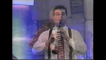 Dejgidi ludi mladi godini - Atina Apostolova - Macedonian Folk song .in