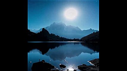 Нощно небе и лунен изгрев над Хималаите