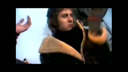 Queen - We Will Rock You 