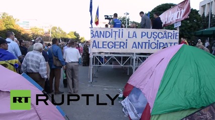 Moldova: Thousands flood anti-govt protest camp in Chisinau