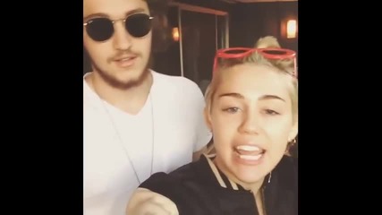 Miley Cyrus Als Ice Bucket Challenge - -ice Bucket Challenge-