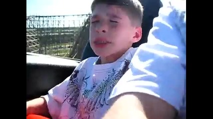 Това лапе се напика от страх!!!