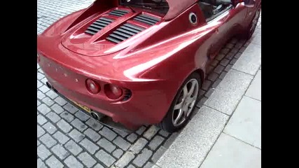 Lotus Elise по улиците на Лондон 