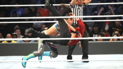 Bayley takes out Jinder Mahal and the Singh Brothers in the WWE MMC Semifinals
