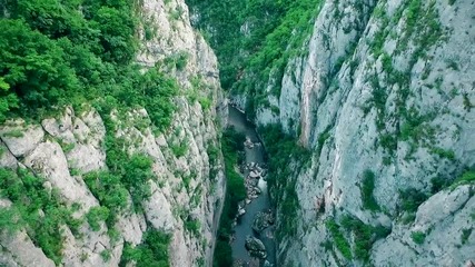 Сърбия! Западните покрайнини край Погановски манастир в каньона на река Ерма заснета с дрон