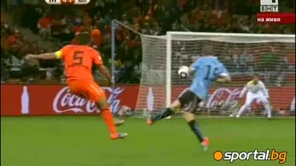 Феноменален гол на Джовани Ван Бронхорст срещу Уругвай 