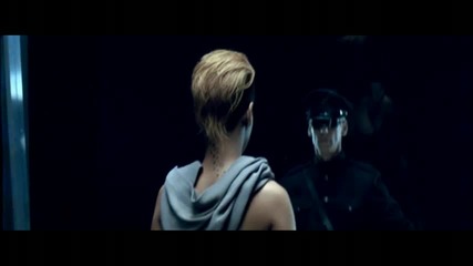 Rihanna - Russian Roulette