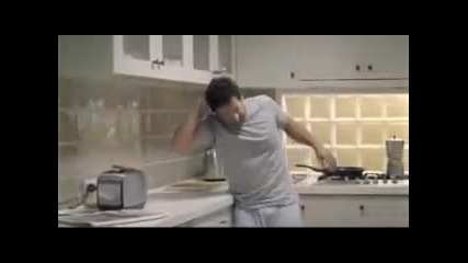 Мъж в кухнята (смях) 