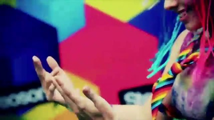 Tiesto Hardwell - Zero 76 (official Hd Video)