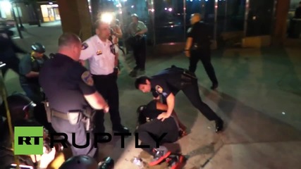 USA: Baltimore cops pepper-spray protester POINT BLANK in the face