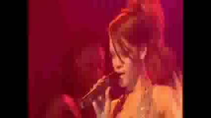 Rihanna - Live