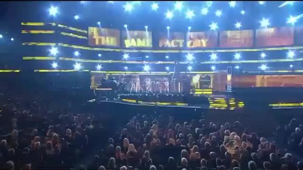 Lady Gaga & Elton John – Poker Face ( Grammy Awards 2010 )