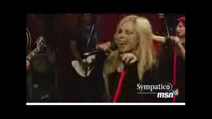 Avril Lavigne - Girlfriend (Live)