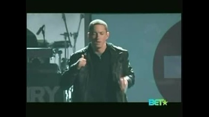 Вълшебно представяне !! B.o.b Feat. Eminem - Airplanes Part 2 and Not Afraid