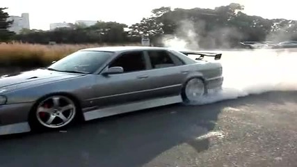 Бърнаут с Skyline r34