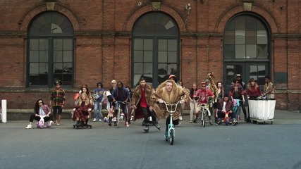 Macklemore & Ryan Lewis - Thrift Shop Feat. Wanz (official Video)