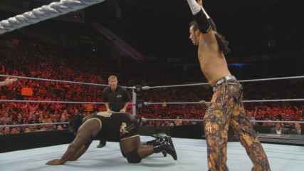 Mark Henry pays a painful price in an extreme main event: WWE ECW, Sept. 2, 2008