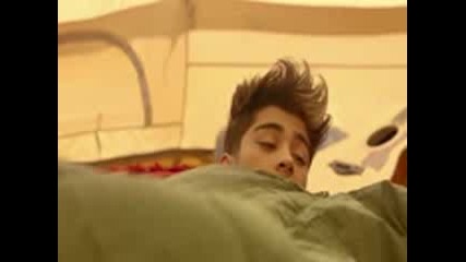 One Direction - Live While We're Young - www.uget.in