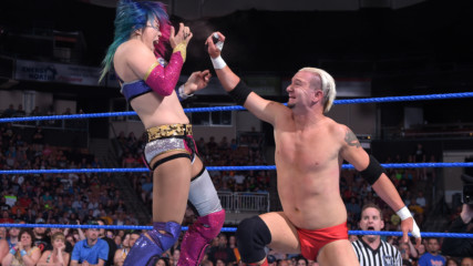 Asuka vs. James Ellsworth - Lumberjack Match: SmackDown LIVE, July 10, 2018