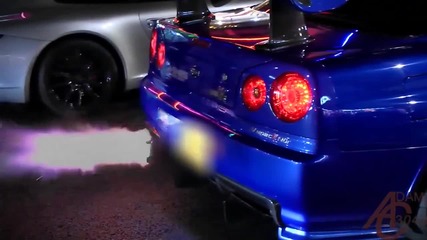 Skyline R34 прави шоуто