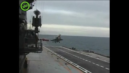 Su - 33 Almost Crashes!