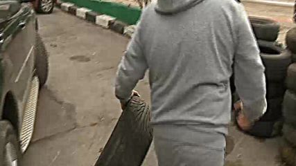 Столичната община събира стари гуми в квартал „Овча купел”