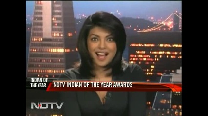 Ndtv awards Srk sings to Priyanka Chopra