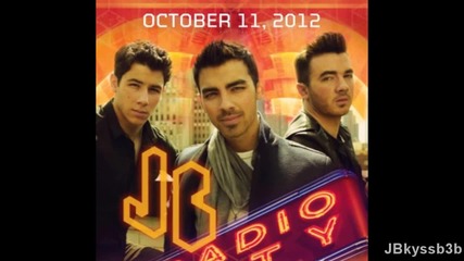 The Jonas Brothers Big Announcement at Ryan Seacrest 2012