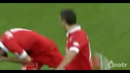 Футболист нокаутира съотборника си от радост 