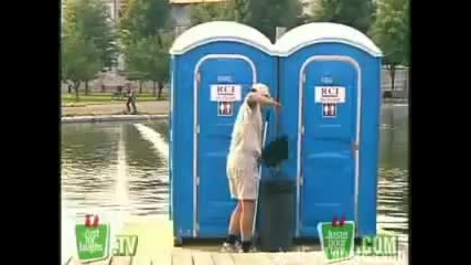 Скрита Камера - Wc-то Във Водата