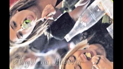 Miley love to eat and drink :d 