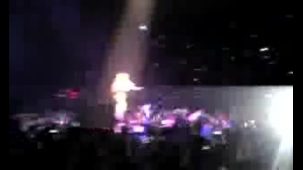 Miley Променя текста на 7 Things Live 16 December 
