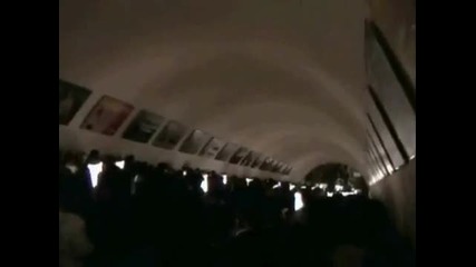 Москва Метрото Хората Напускат След Взривовете 