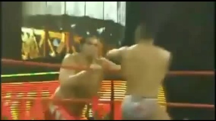 Royal Rumble 2011 - The Great Khali лице в лице с Nexus