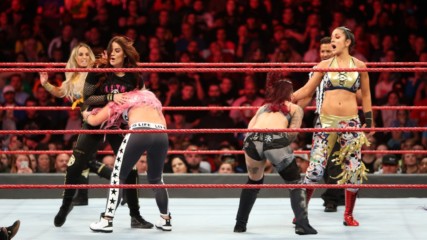 Trish Stratus, Lita, Sasha Banks, Bayley & Natalya vs. The Riott Squad, Mickie James & Alicia Fox: Raw, Oct. 29, 2018
