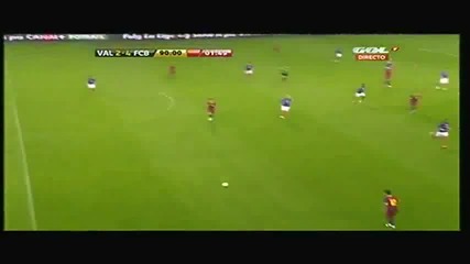 Valerenga Vs Barcelona 2 - 4 - Fan Runs On Pitch & Hugs Zlatan Ibrahimovic - July 29 2010 - [hq]