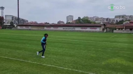 Жереми Петрис тренира на облекчен режим