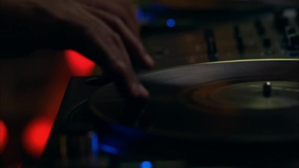 Usher - Dj Got Us Fallin' In Love ft. Pitbull