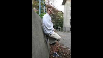42 - Върху Falling на Belly