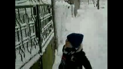 2012г 08.02 м Асенчо Играе В Големият Сняг