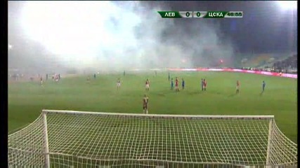 Левски - Цска 0:0 - спряха мача заради димки