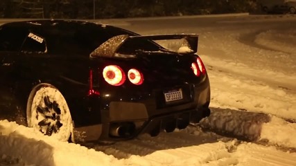 Nissan G T R с невероятно снежно дрифт шоу!!!