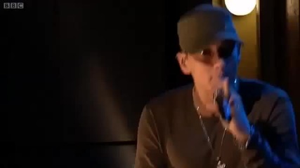 Eminem - Not Afraid Live Lounge 2010 Високо Качество! 
