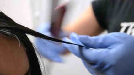 Директният обезцветител за кичури - Bio Bleach в действие върху натурална коса