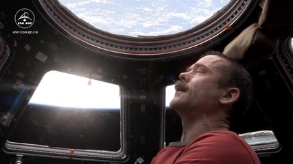 Първата песен записана в космоса :) Кавър версия на Space Oddity на Дейвид Бауи - Space Oddity