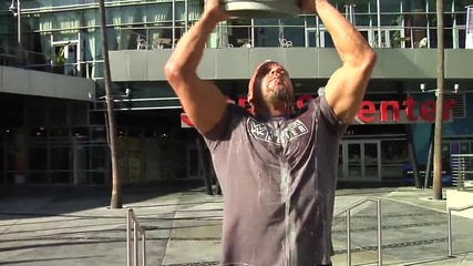 Трите Хикса "ice Bucket Challenge"