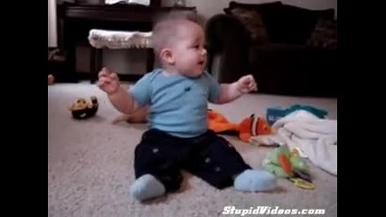 Бебе танцува на Beatbox - Beatbox Baby Dance 