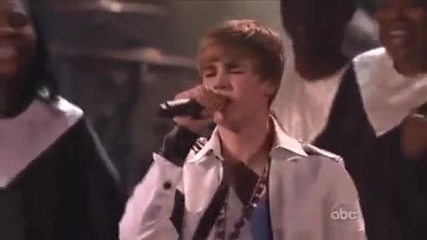 Justin Bieber пее Pray на живо на Американските Музикални Награди 2010 