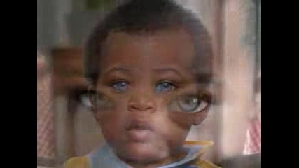 Най - необикновеното Чернокожото бебе с кристално сините очи 